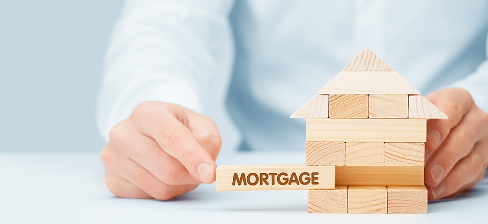CMH-MUCH-OF-NEW-MORTGAGES-STILL-COME-FROM-THE-BIG-BANKS.jpg